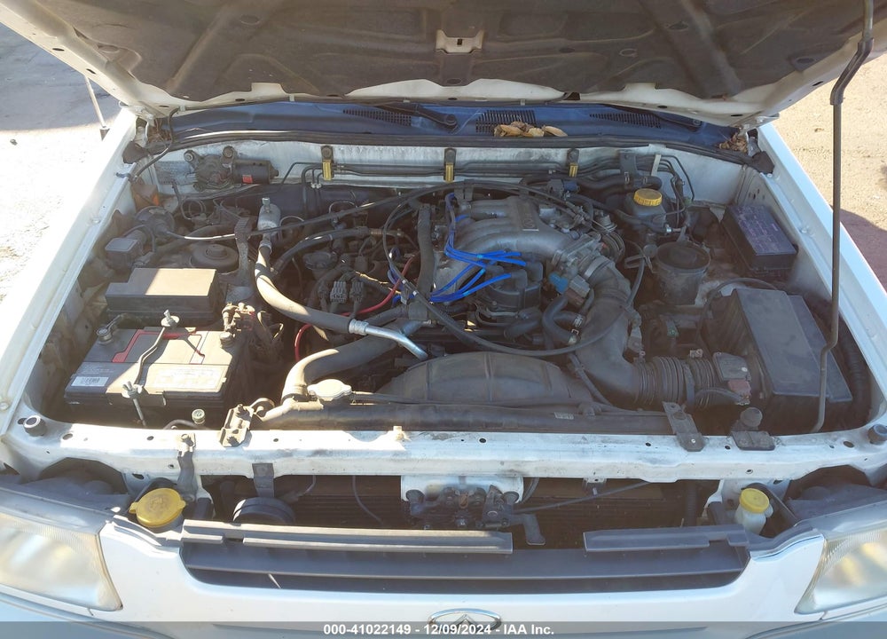 2000 INFINITI QX4 VIN: JNRAR07Y5YW083844