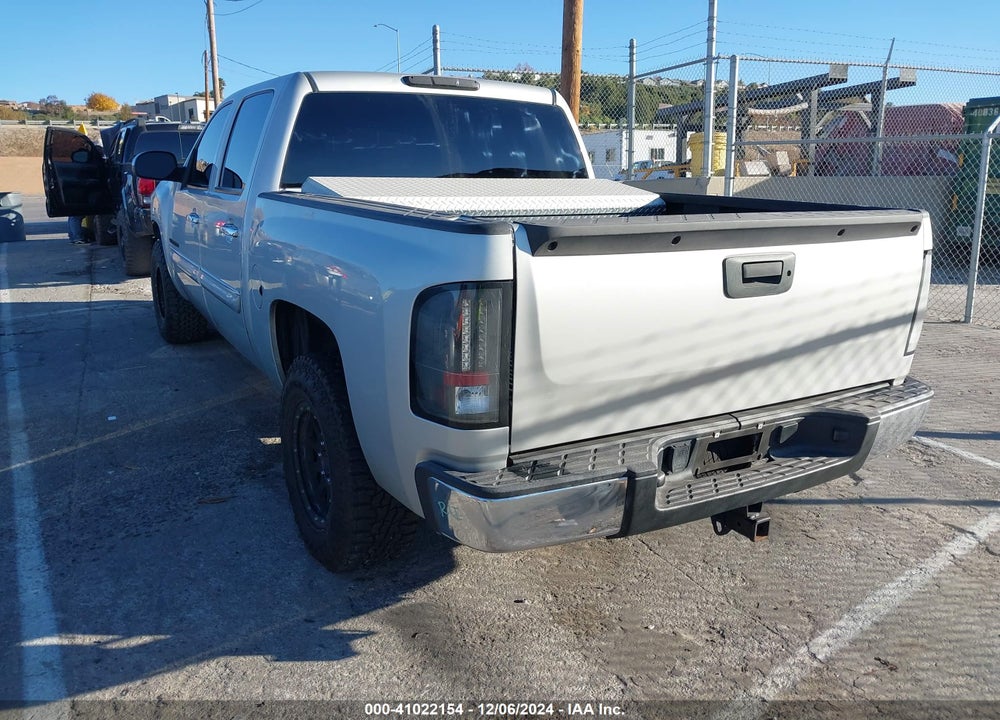 2011 CHEVROLET SILVERADO 1500 LT VIN: 3GCPCSE03BG361702