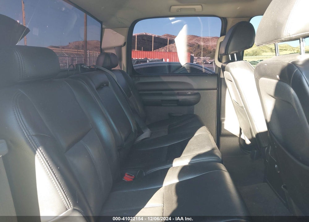 2011 CHEVROLET SILVERADO 1500 LT VIN: 3GCPCSE03BG361702