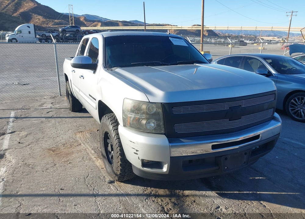 2011 CHEVROLET SILVERADO 1500 LT VIN: 3GCPCSE03BG361702