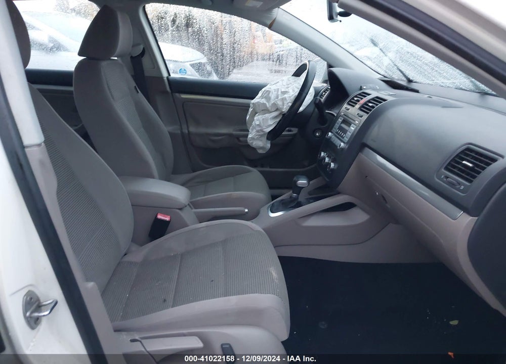 2010 VOLKSWAGEN JETTA S VIN: 3VWJX7AJ7AM025036