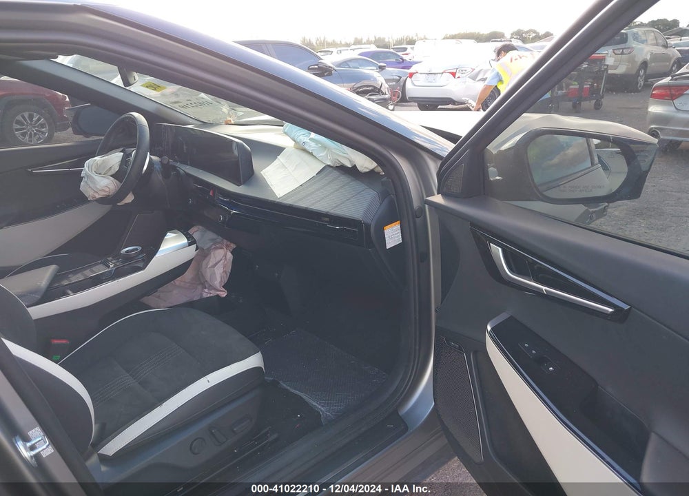 2024 KIA EV6 GT LINE VIN: KNDC44LA8R5204705
