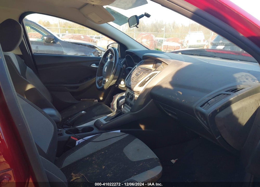2014 FORD FOCUS SE VIN: 1FADP3F22EL164546