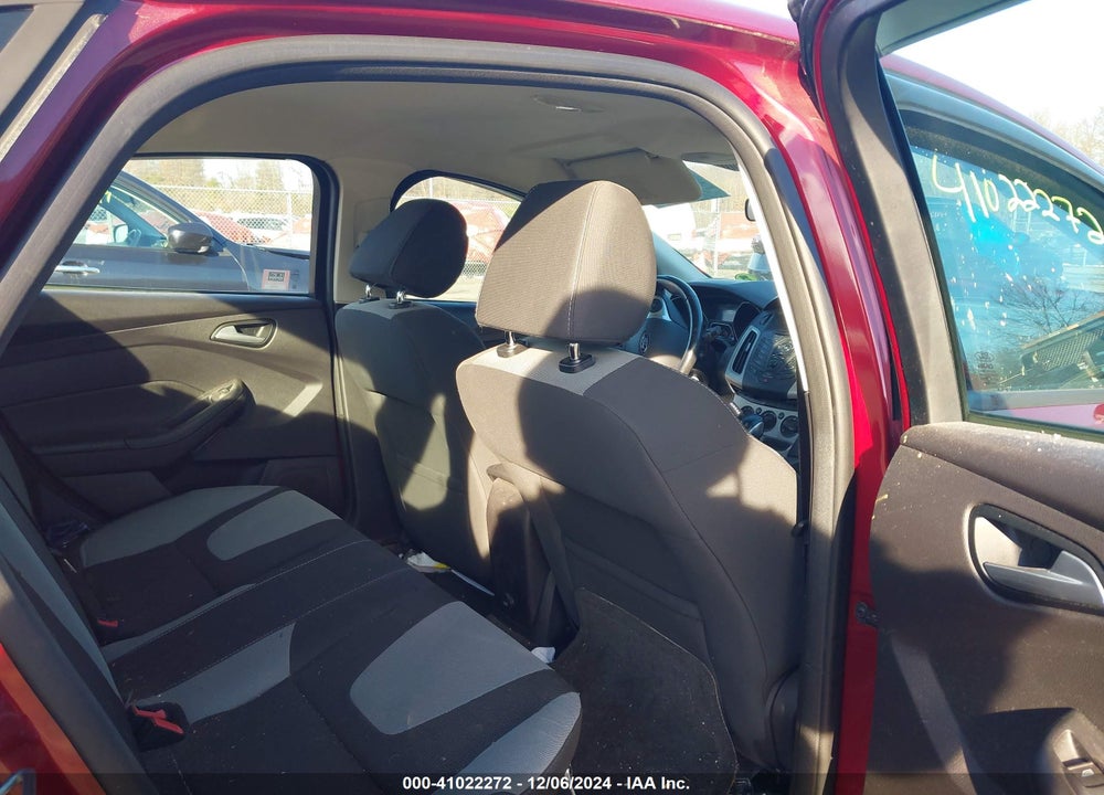 2014 FORD FOCUS SE VIN: 1FADP3F22EL164546