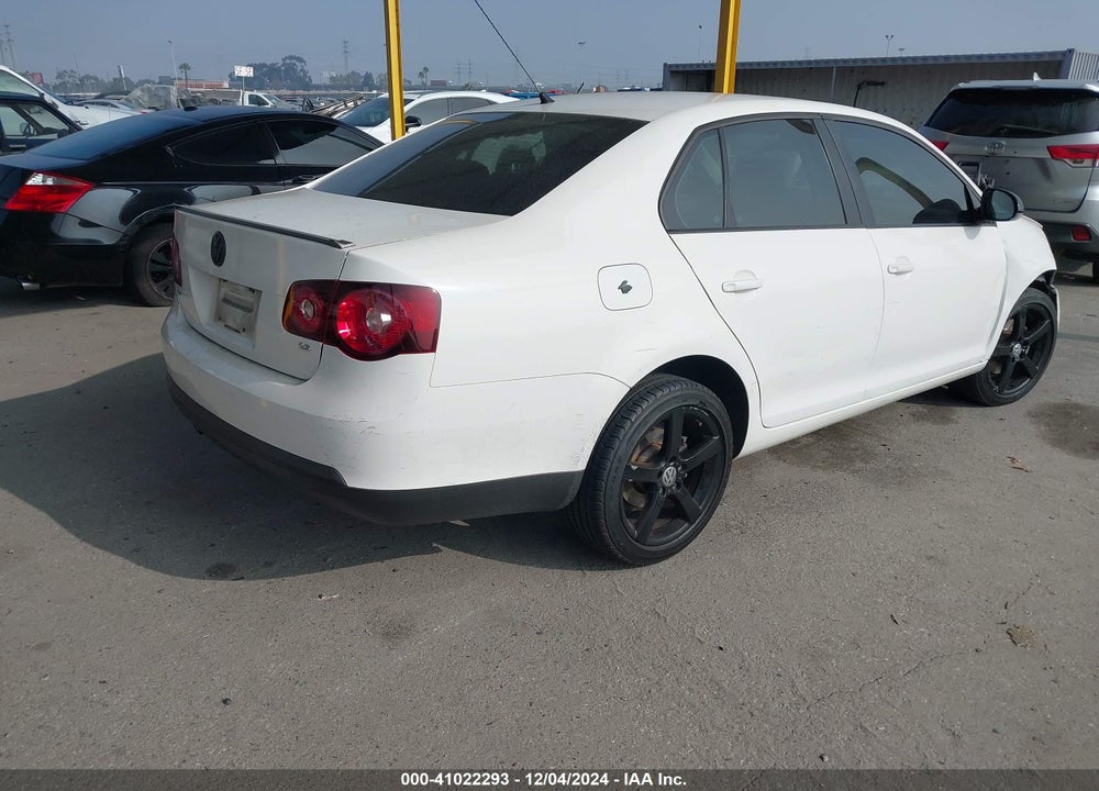 2010 VOLKSWAGEN JETTA LIMITED EDITION VIN: 3VWRZ7AJ8AM164380