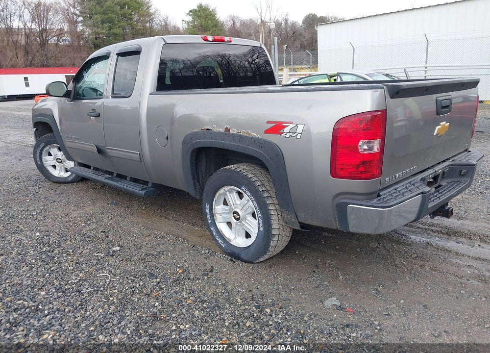2013 CHEVROLET SILVERADO 1500 LT VIN: 1GCRKSE72DZ381550