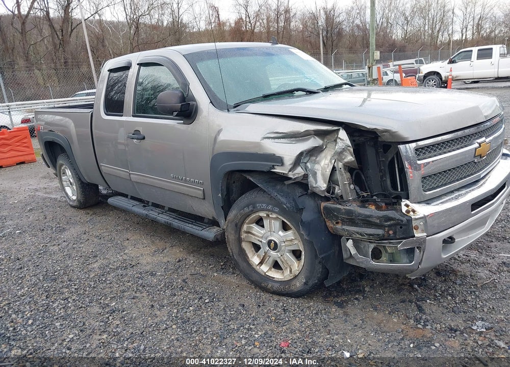 2013 CHEVROLET SILVERADO 1500 LT VIN: 1GCRKSE72DZ381550
