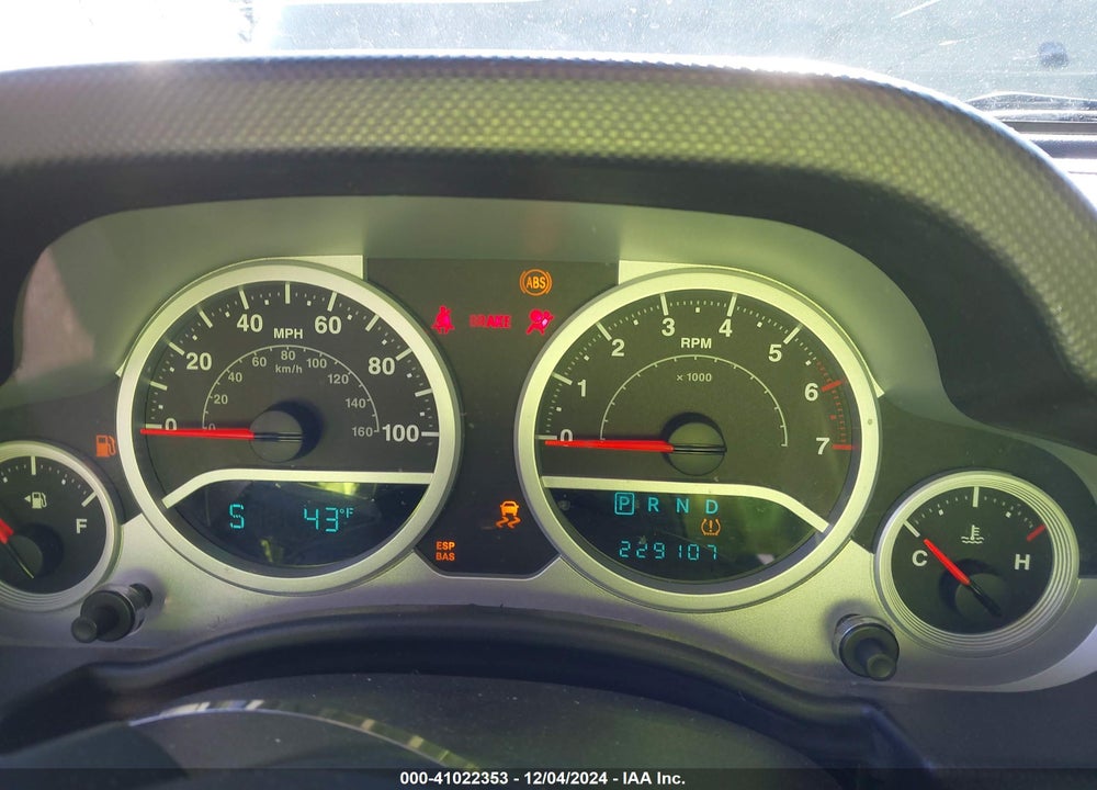 2008 JEEP WRANGLER SAHARA VIN: 1J4FA54138L565015