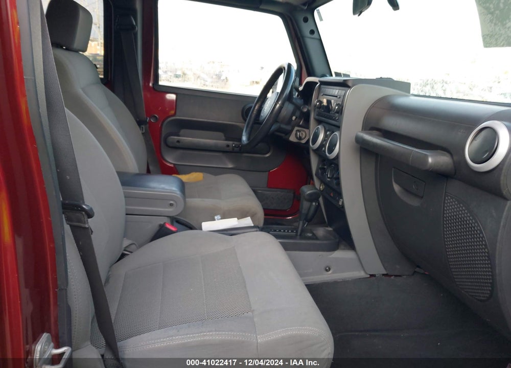 2008 JEEP WRANGLER UNLIMITED SAHARA VIN: 1J4GA59168L512385
