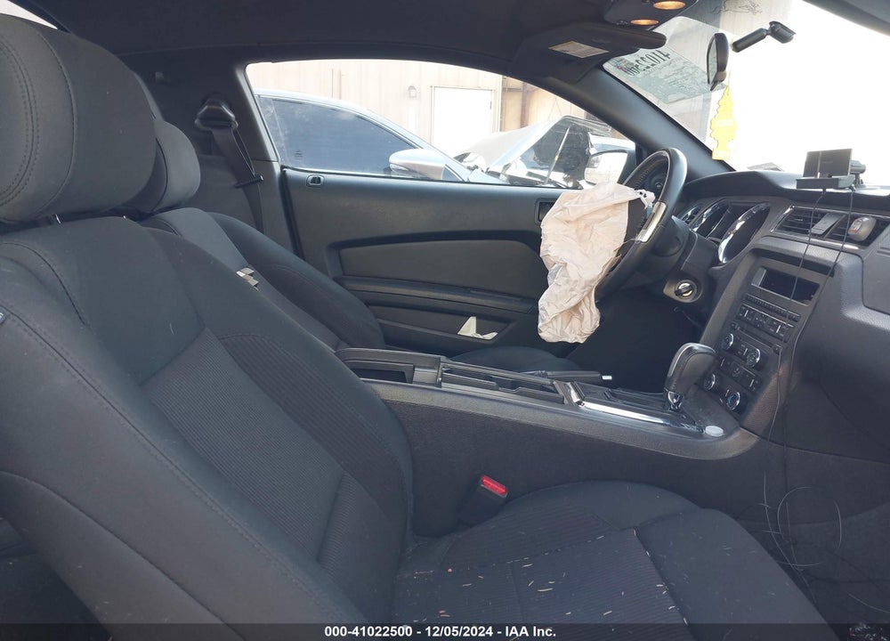 2014 FORD MUSTANG V6 VIN: 1ZVBP8AMXE5290310