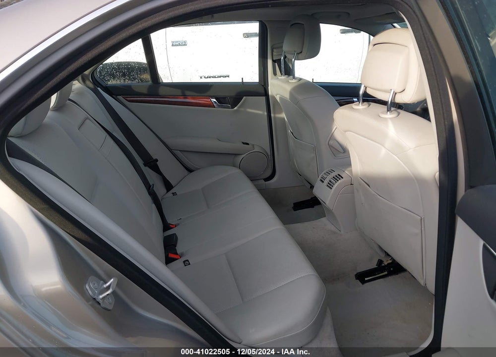 2009 MERCEDES-BENZ C 300 LUXURY/SPORT VIN: WDDGF54X49F224437