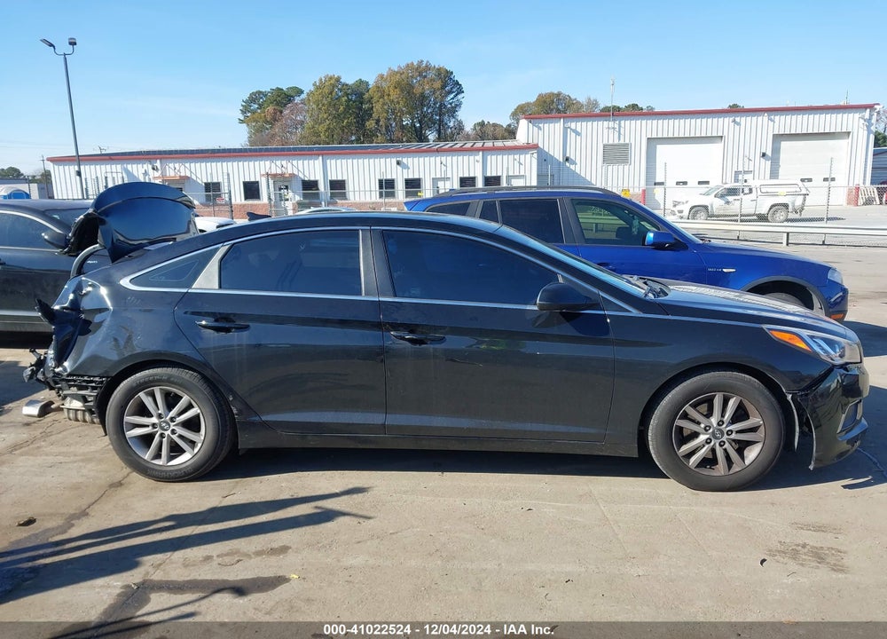 2017 HYUNDAI SONATA SE VIN: 5NPE24AF1HH592470