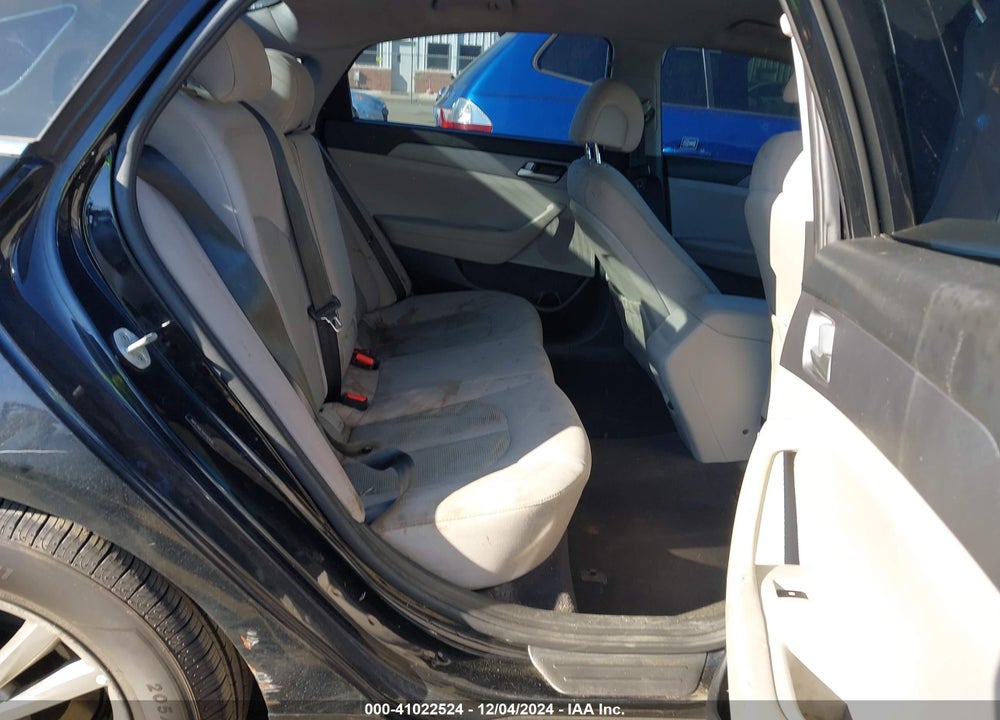 2017 HYUNDAI SONATA SE VIN: 5NPE24AF1HH592470