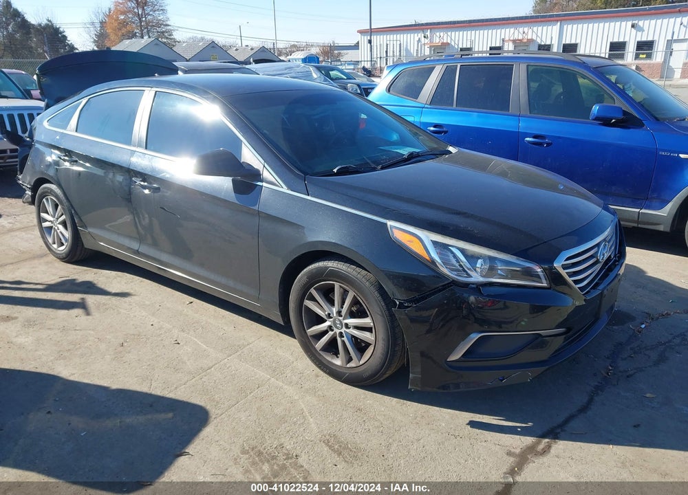 2017 HYUNDAI SONATA SE VIN: 5NPE24AF1HH592470