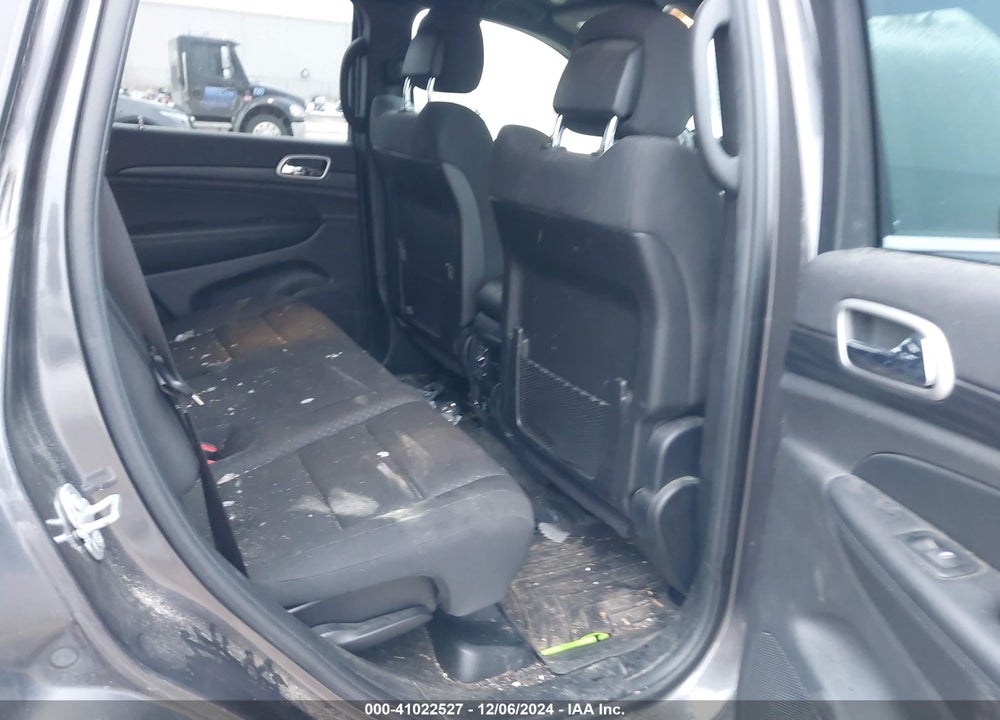 2019 JEEP GRAND CHEROKEE LAREDO E 4X4 VIN: 1C4RJFAG3KC856008