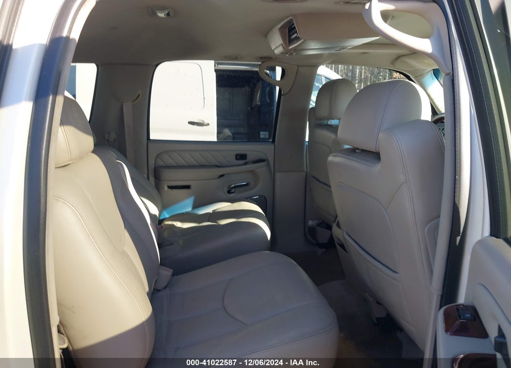 2005 CADILLAC ESCALADE ESV PLATINUM EDITION VIN: 3GYFK66N35G119085