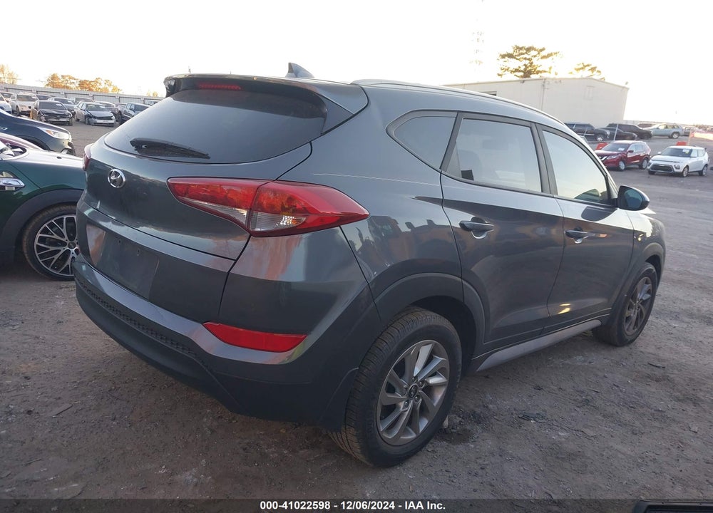 2018 HYUNDAI TUCSON SEL VIN: KM8J33A41JU801105