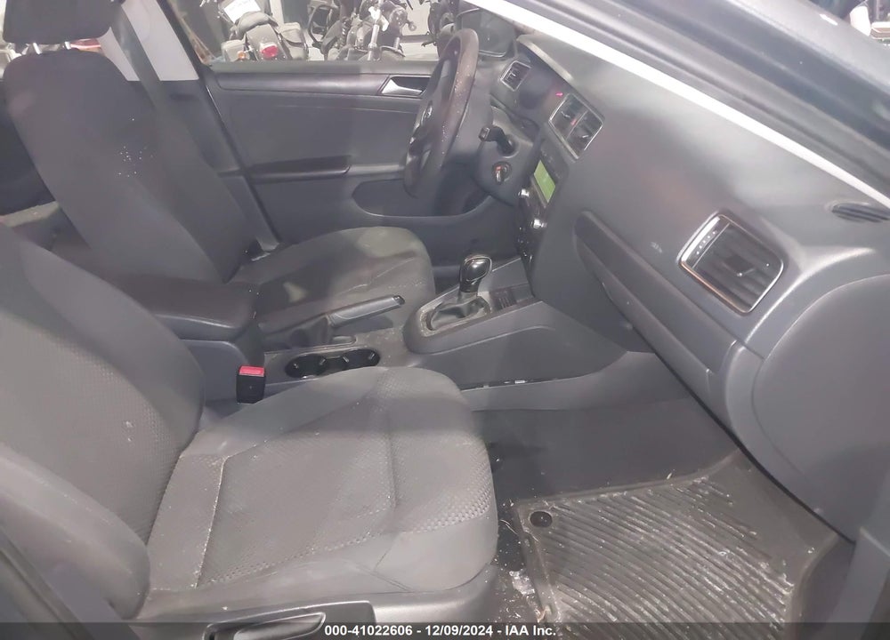 2014 VOLKSWAGEN JETTA 2.0L S VIN: 3VW2K7AJ2EM233365