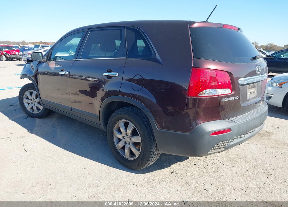 2012 KIA SORENTO LX VIN: 5XYKT4A15CG290104