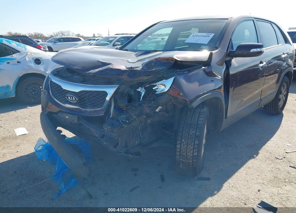 2012 KIA SORENTO LX VIN: 5XYKT4A15CG290104