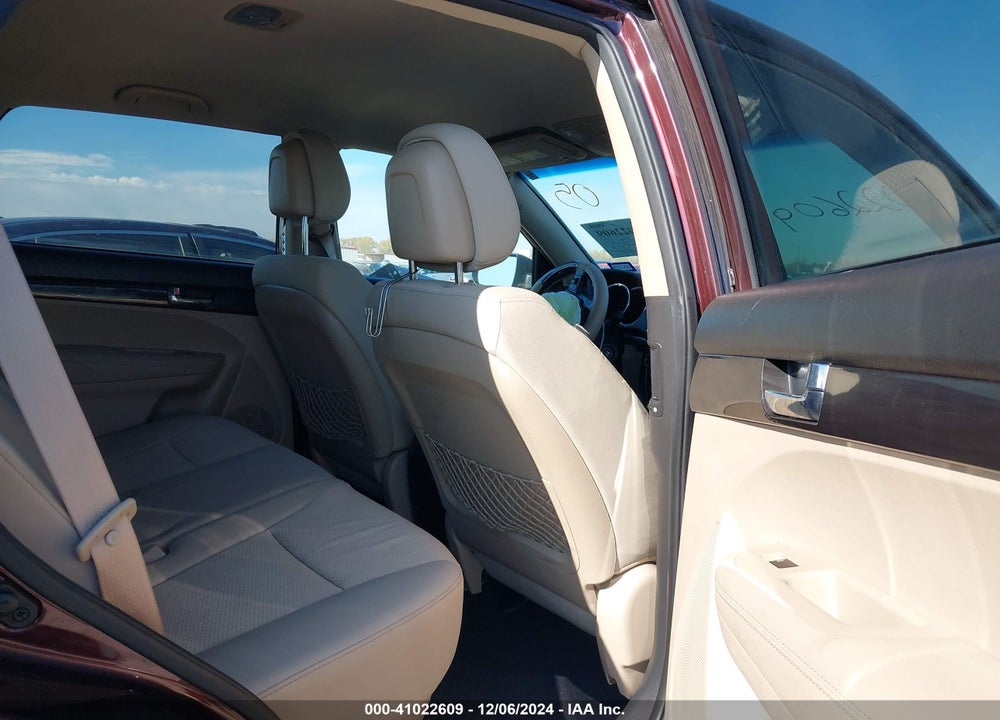 2012 KIA SORENTO LX VIN: 5XYKT4A15CG290104
