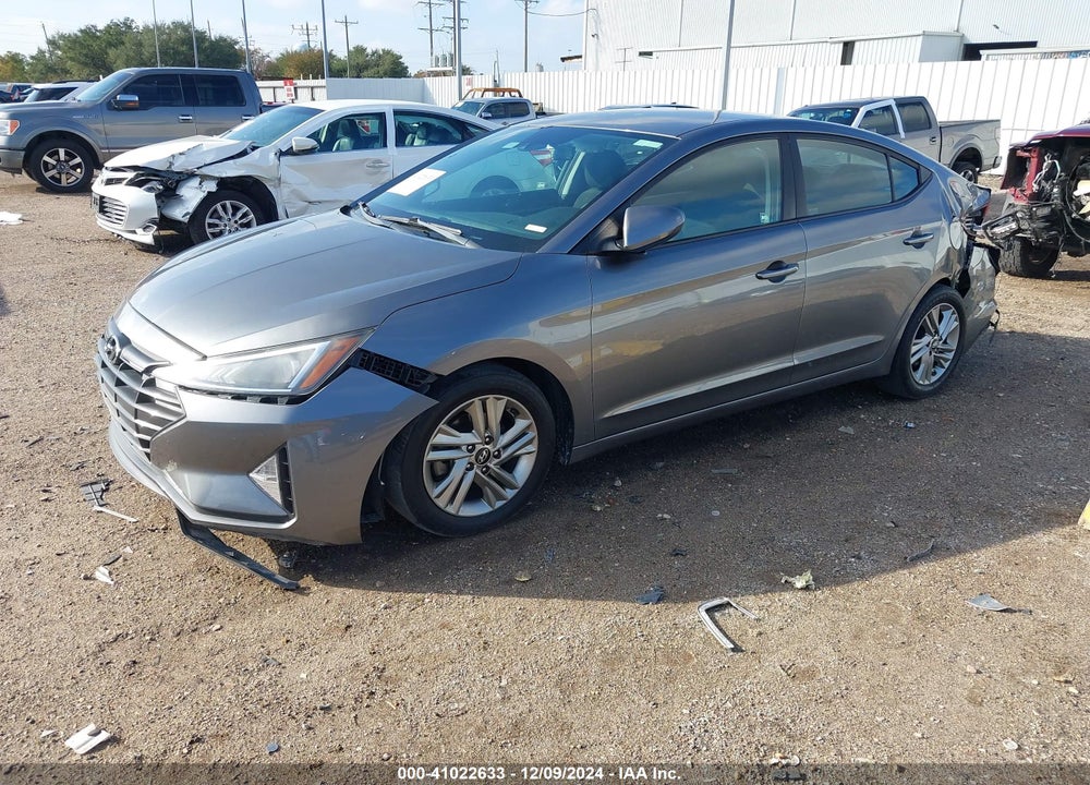 2019 HYUNDAI ELANTRA VIN: 5NPD84LF5KH421560