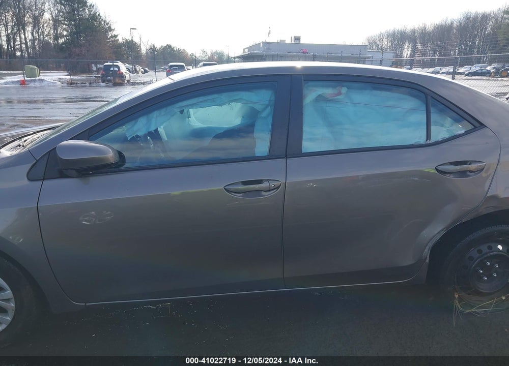 2017 TOYOTA COROLLA LE VIN: 2T1BURHE2HC962030
