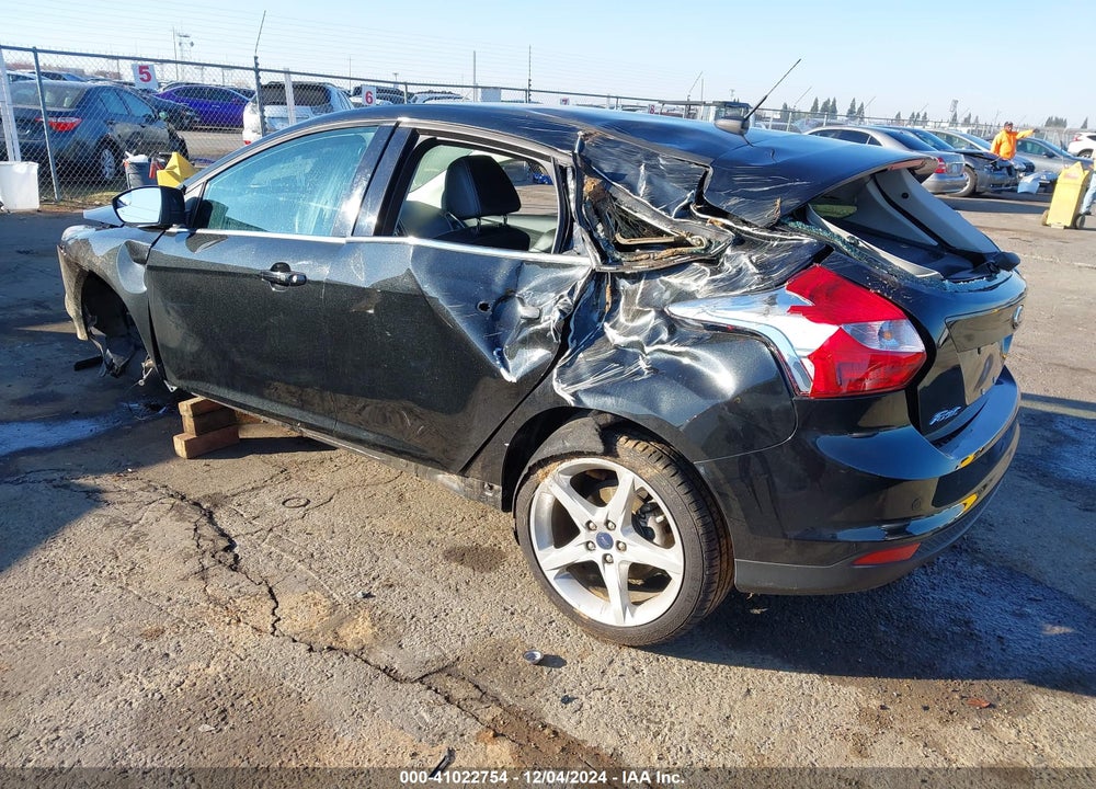 2014 FORD FOCUS TITANIUM VIN: 1FADP3N25EL224840