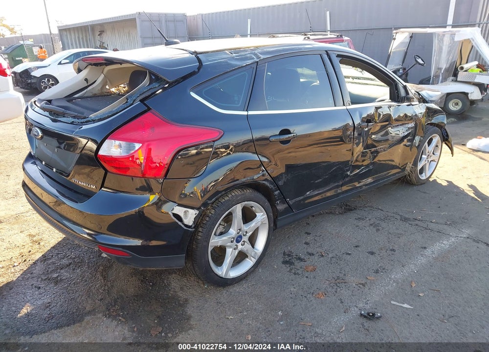 2014 FORD FOCUS TITANIUM VIN: 1FADP3N25EL224840