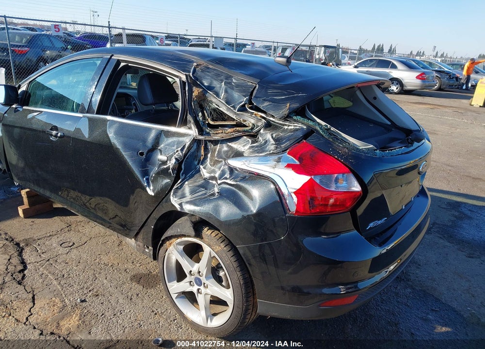 2014 FORD FOCUS TITANIUM VIN: 1FADP3N25EL224840