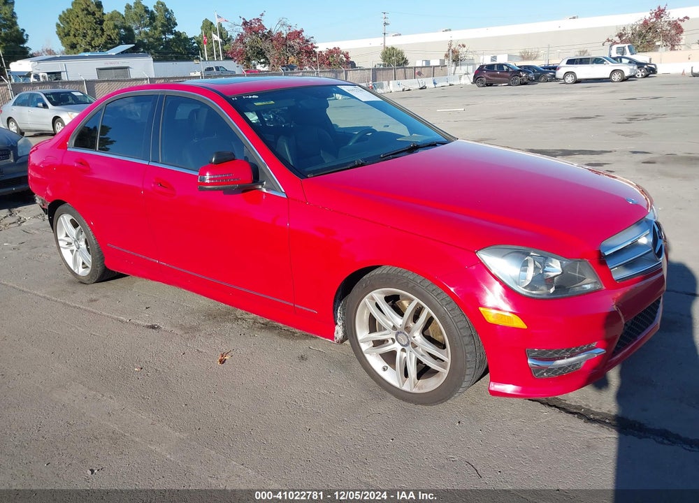 2013 MERCEDES-BENZ C 250 LUXURY/SPORT VIN: WDDGF4HB8DR245596