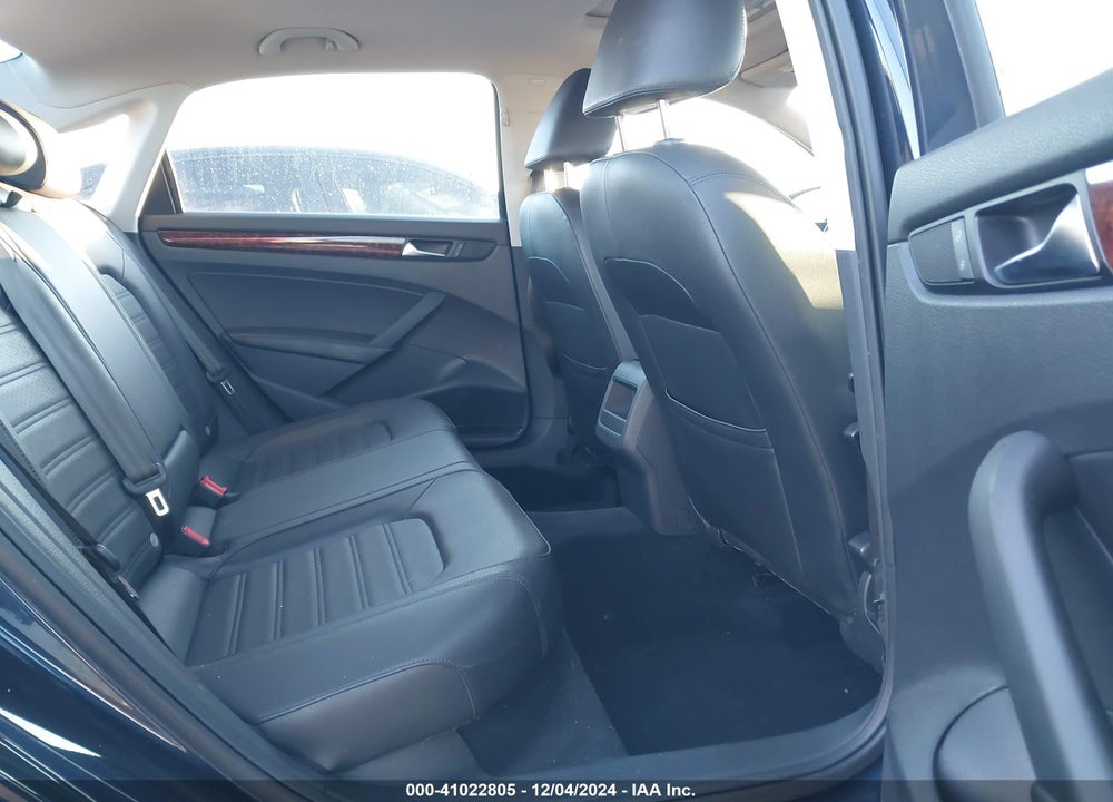 2012 VOLKSWAGEN PASSAT 2.5L SEL VIN: 1VWCH7A37CC051633