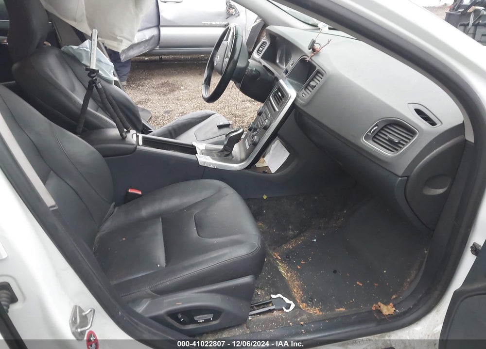 2015 VOLVO V60 T5 PREMIER VIN: YV126MEB9F1192430