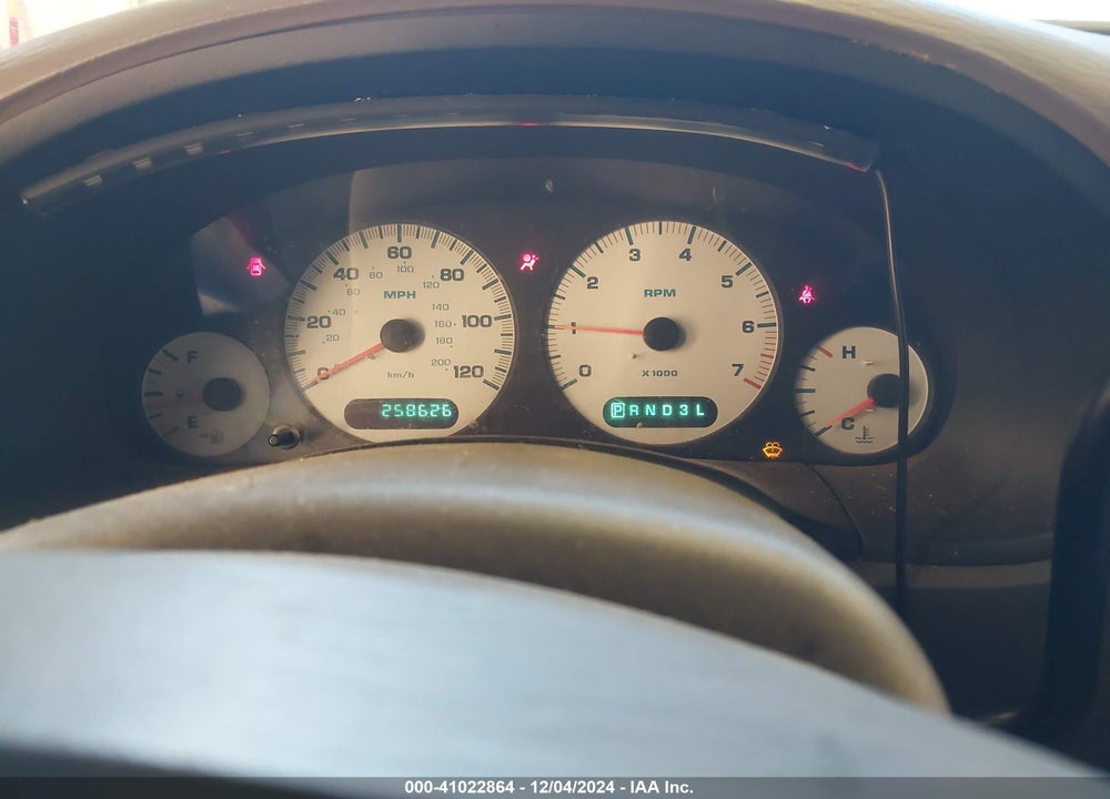 2002 DODGE GRAND CARAVAN EL VIN: 1B4GP34352B586375