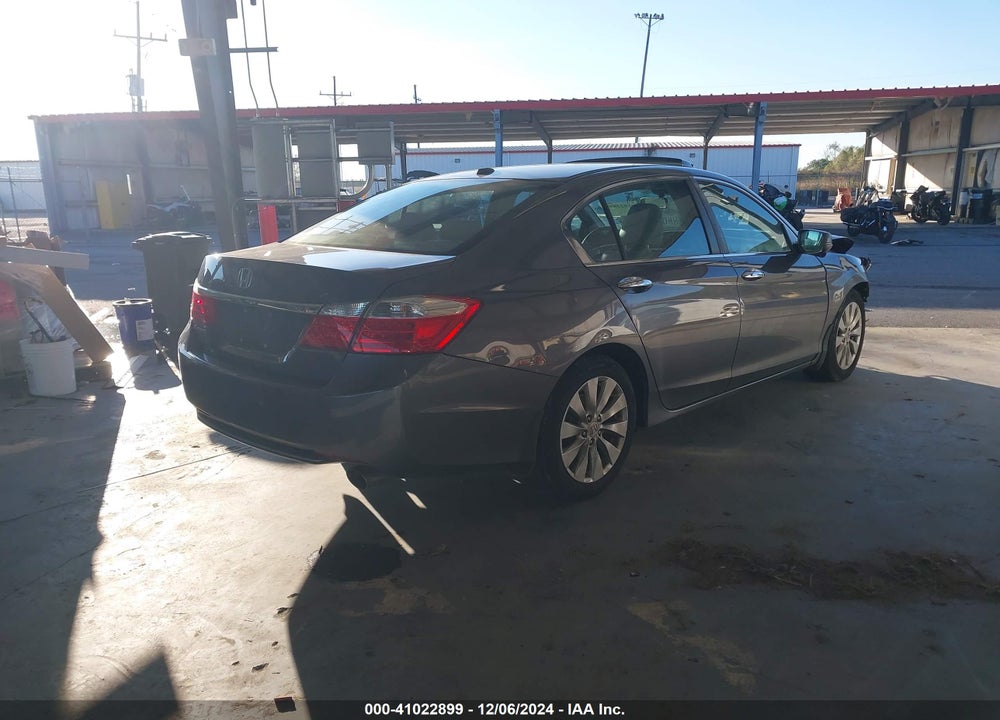 2015 HONDA ACCORD EX-L VIN: 1HGCR2F84FA272812