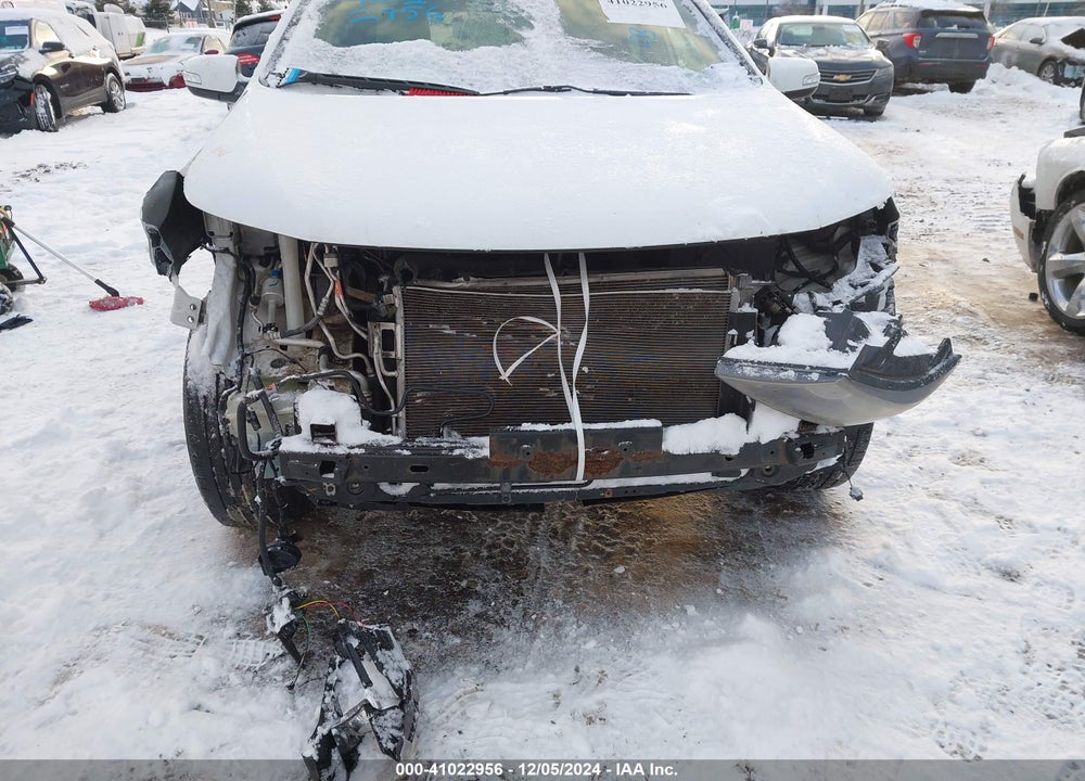 2011 KIA SORENTO LX VIN: 5XYKTDA11BG002917
