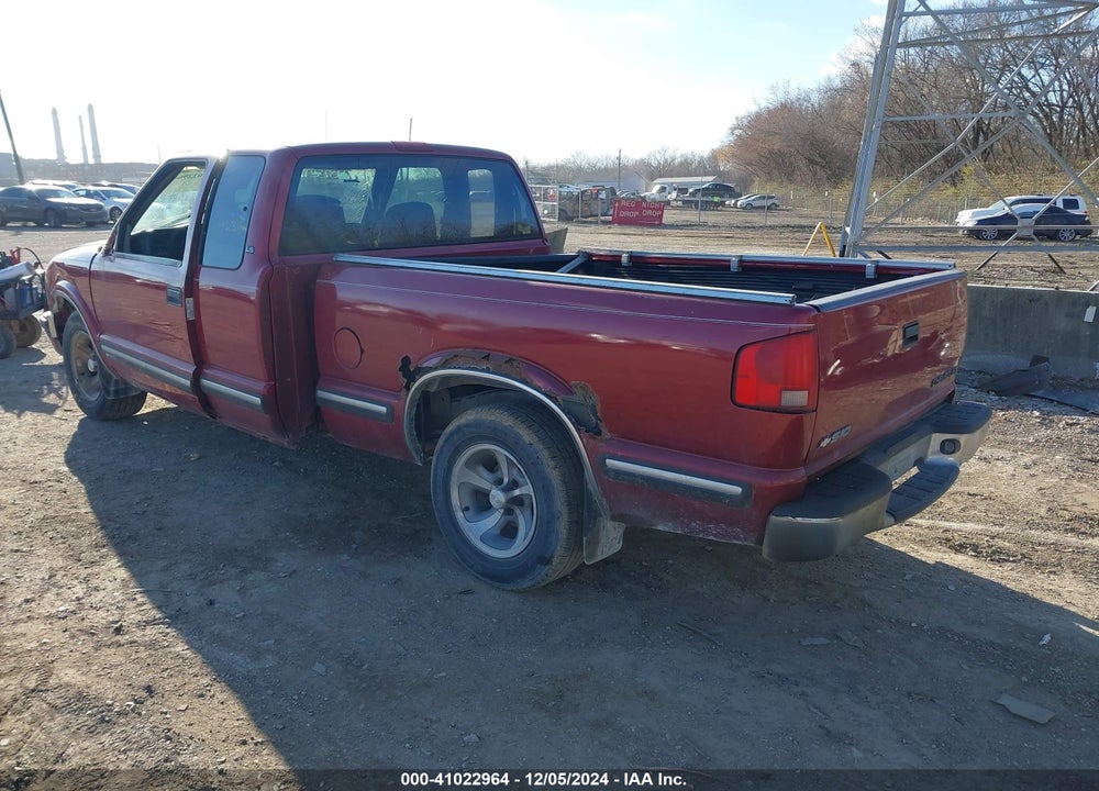 1998 CHEVROLET S-10 LS FLEETSIDE VIN: 1GCCS1949W8186280