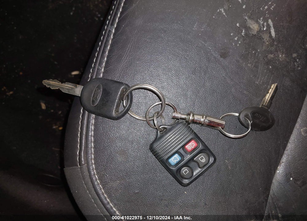 2010 FORD FOCUS SEL VIN: 1FAHP3HN7AW242675