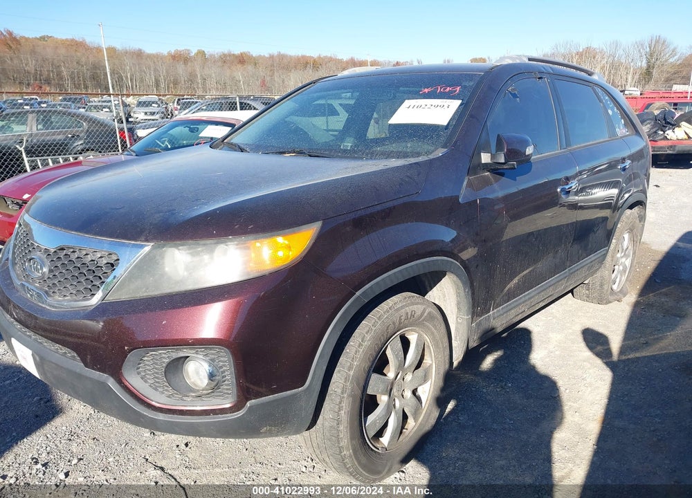 2011 KIA SORENTO LX VIN: 5XYKT3A10BG091888