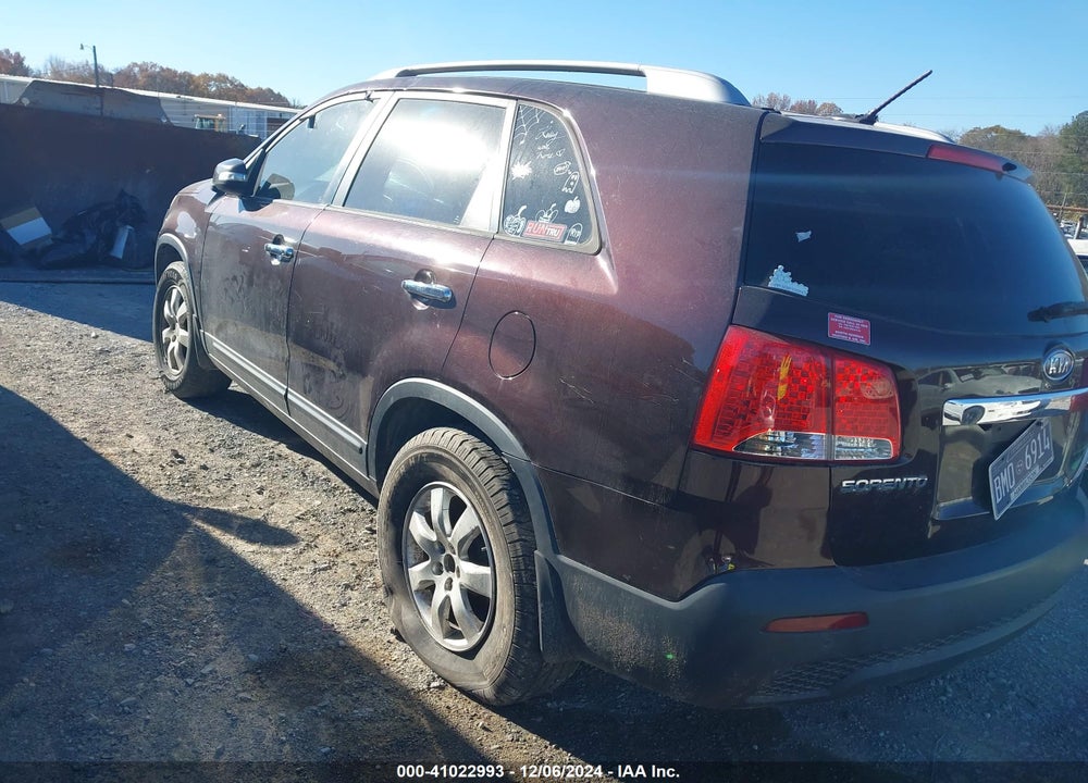 2011 KIA SORENTO LX VIN: 5XYKT3A10BG091888