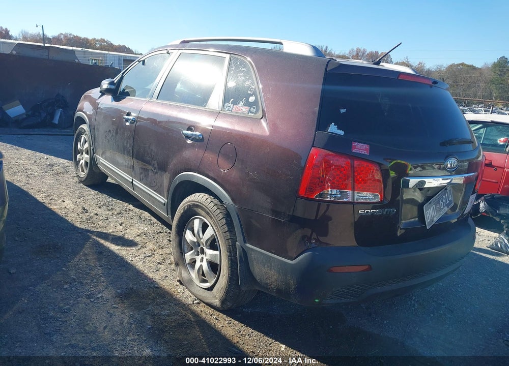 2011 KIA SORENTO LX VIN: 5XYKT3A10BG091888