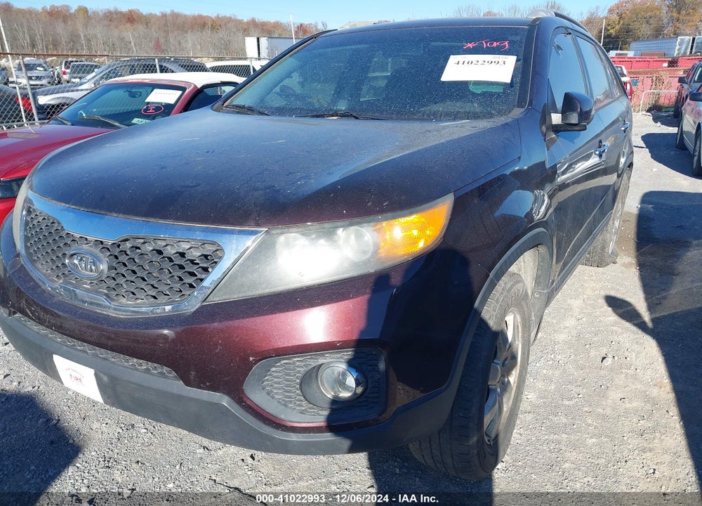 2011 KIA SORENTO LX VIN: 5XYKT3A10BG091888