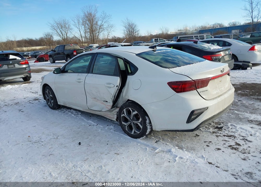 2019 KIA FORTE LXS VIN: 3KPF24AD9KE077232