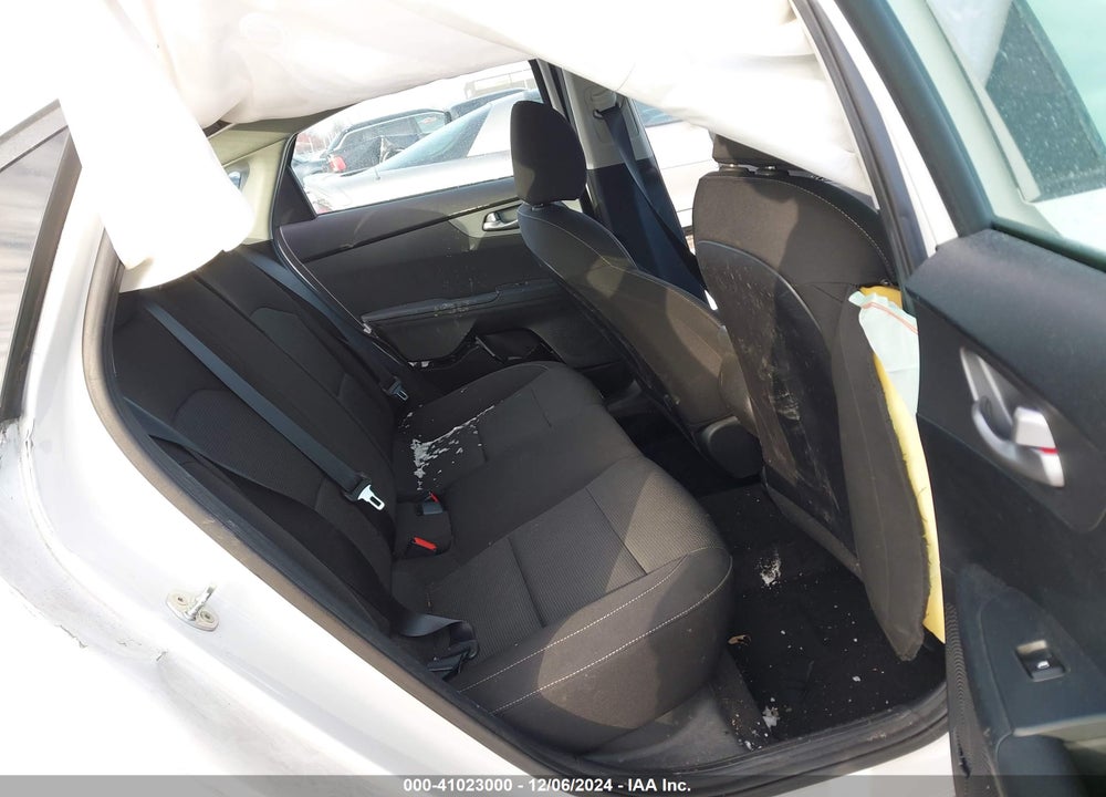 2019 KIA FORTE LXS VIN: 3KPF24AD9KE077232