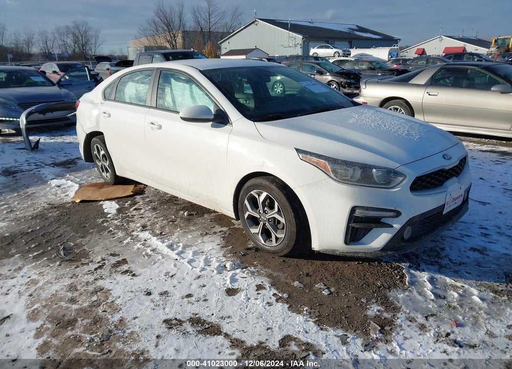 2019 KIA FORTE LXS VIN: 3KPF24AD9KE077232