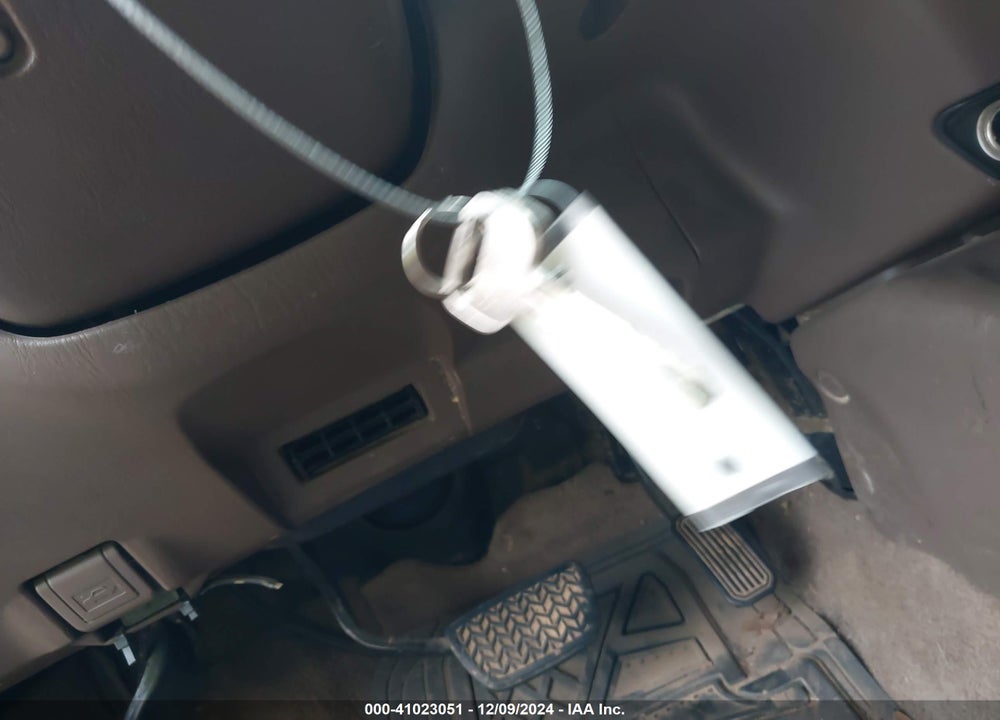 2004 TOYOTA TUNDRA LIMITED V8 VIN: 5TBET38164S449545