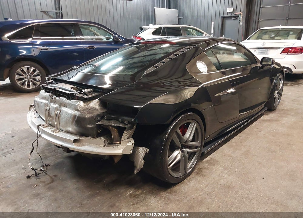 2015 AUDI R8 5.2 VIN: WUAENAFG5F7001505
