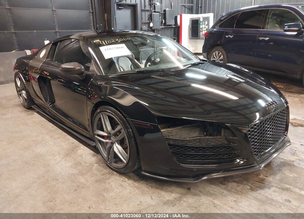 2015 AUDI R8 5.2 VIN: WUAENAFG5F7001505