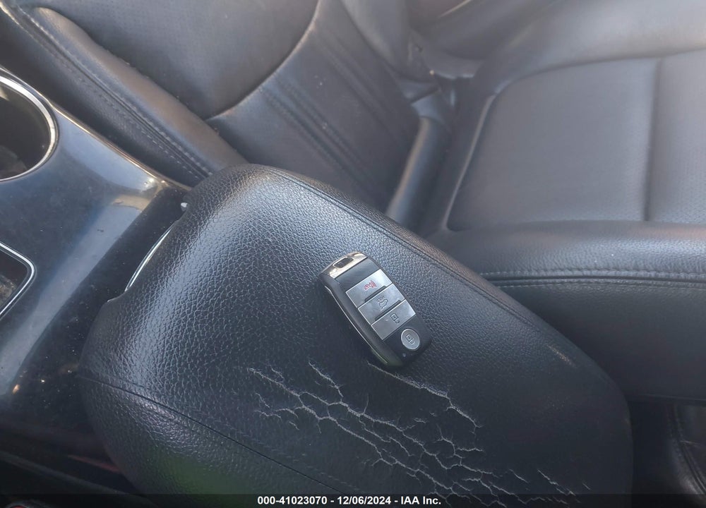 2015 KIA SORENTO EX V6 VIN: 5XYKUDA77FG640063