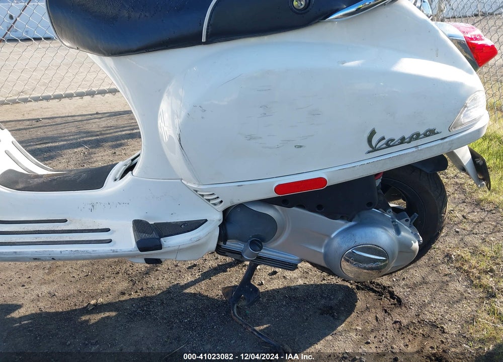 2013 VESPA LX 150IE VIN: ZAPM688F5D5400926